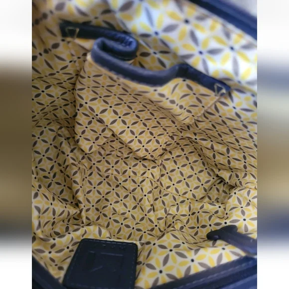 Mala Beaus The Toy Shop Midi Cross Body Bag - Picture 16 of 17